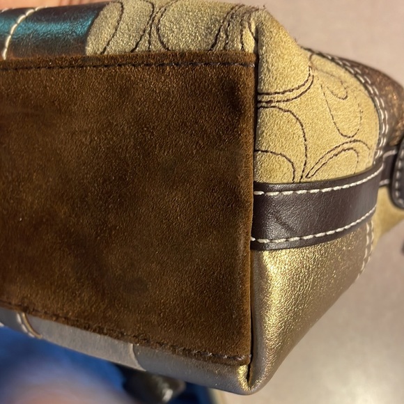 Small Coach Hand bag - Picture 7 of 7